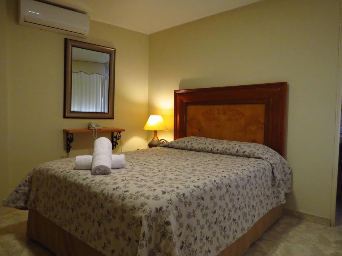 Hotel Las Flores Іка Екстер'єр фото