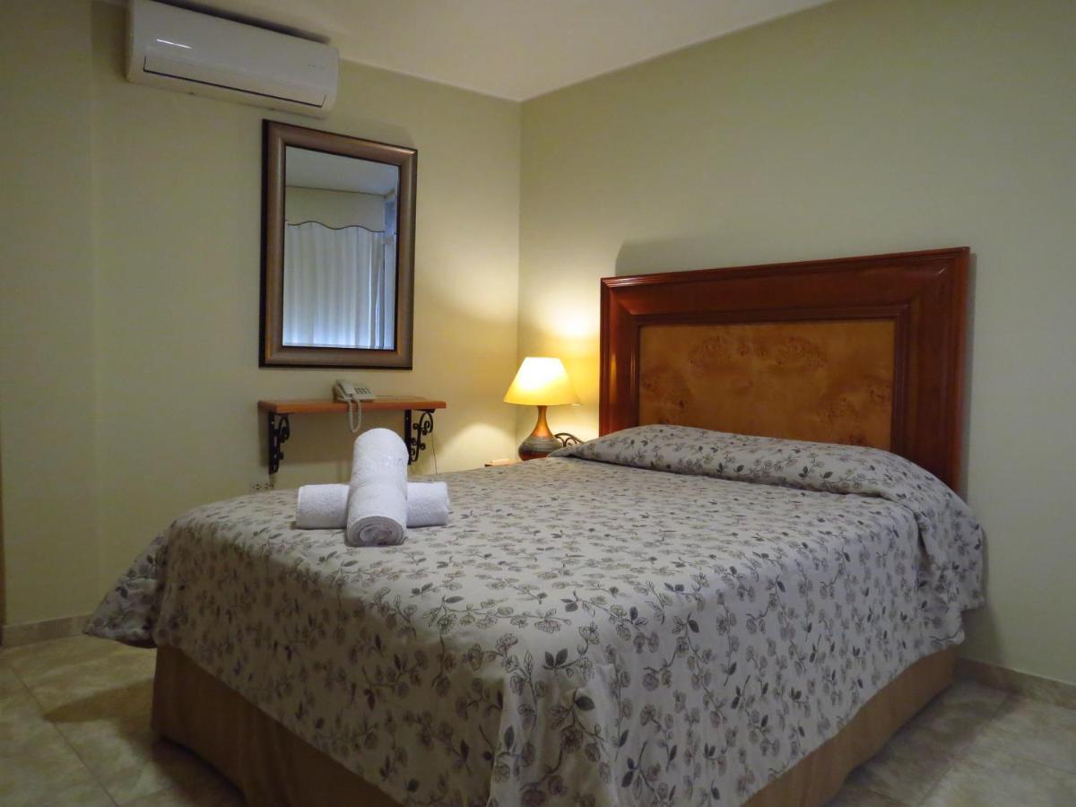 Hotel Las Flores Іка Екстер'єр фото