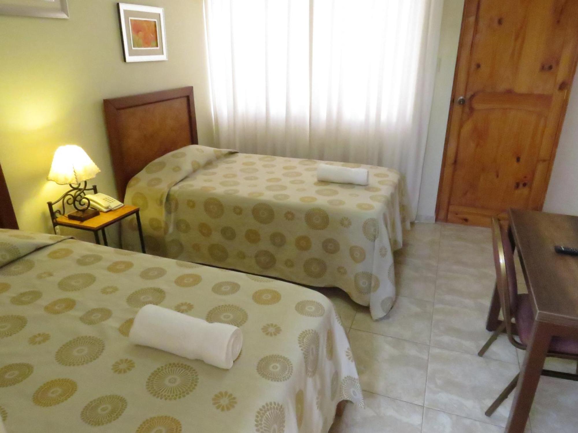 Hotel Las Flores Іка Екстер'єр фото