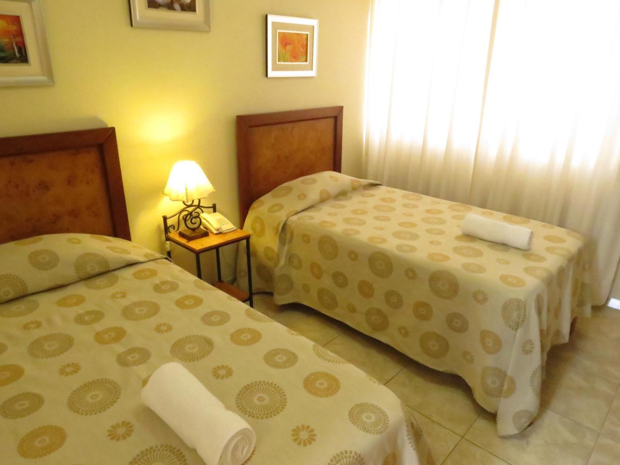 Hotel Las Flores Іка Екстер'єр фото