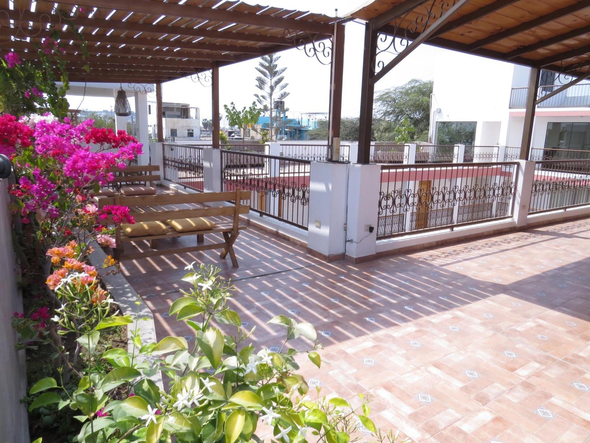 Hotel Las Flores Іка Екстер'єр фото