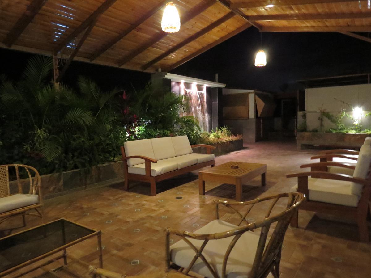 Hotel Las Flores Іка Екстер'єр фото