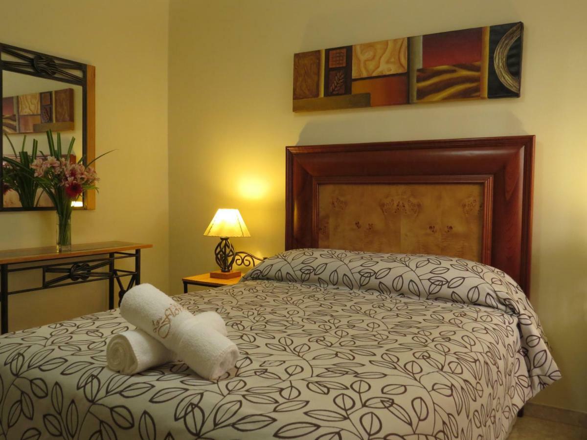 Hotel Las Flores Іка Екстер'єр фото