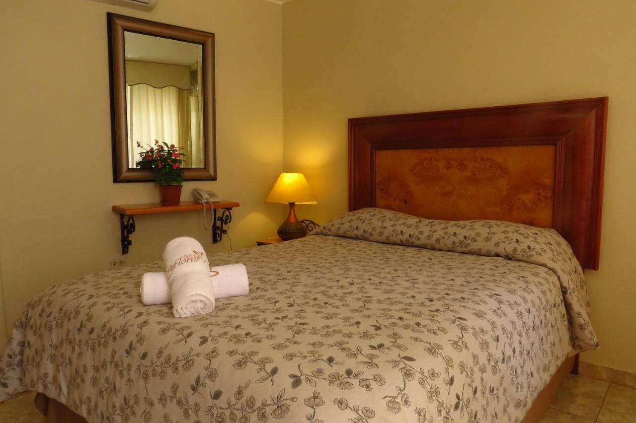 Hotel Las Flores Іка Екстер'єр фото